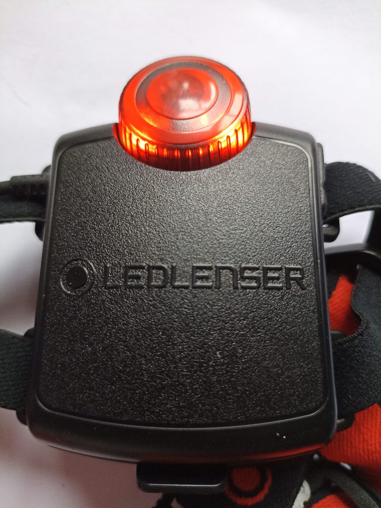 Ledlenser H7R.2 Stirnlampe, Akku Behälter mit Rücklicht