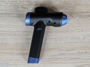 MILCEA MG-029 Massagepistole von vorne, nach rechts ausgerichtet