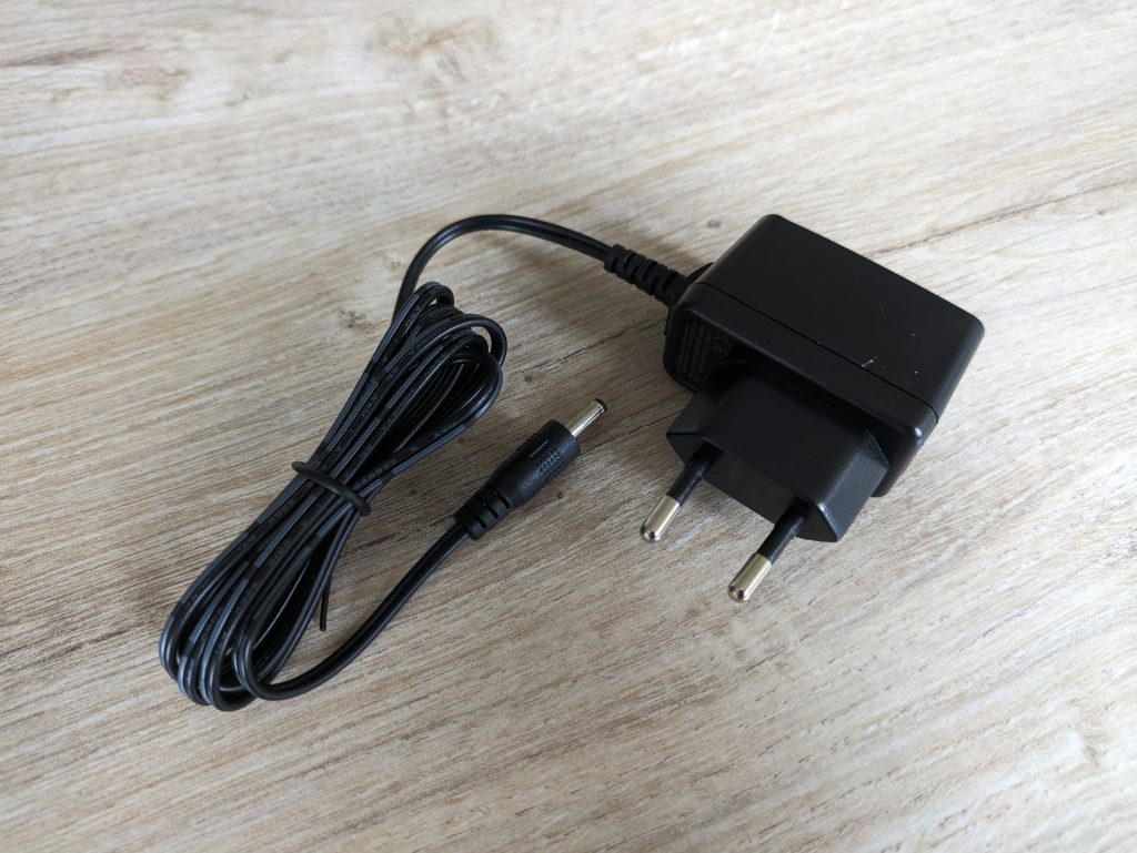 Netzteil der MILCEA MG-029 Massagepistole