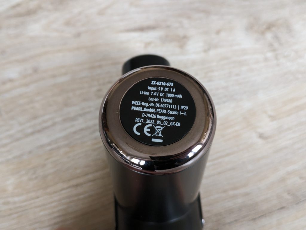Newgen Medicals ZX-6210-675 Massagepistole von unten in der Nahansicht