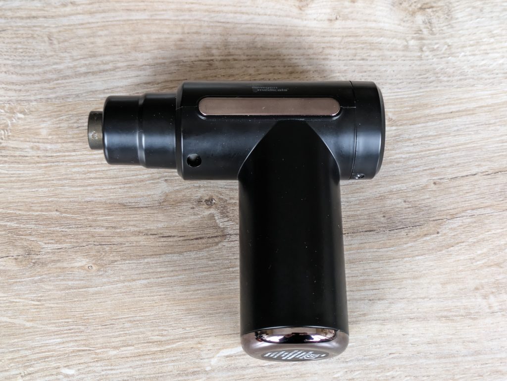 Newgen Medicals ZX-6210-675 Massagepistole von vorne, nach links ausgerichtet