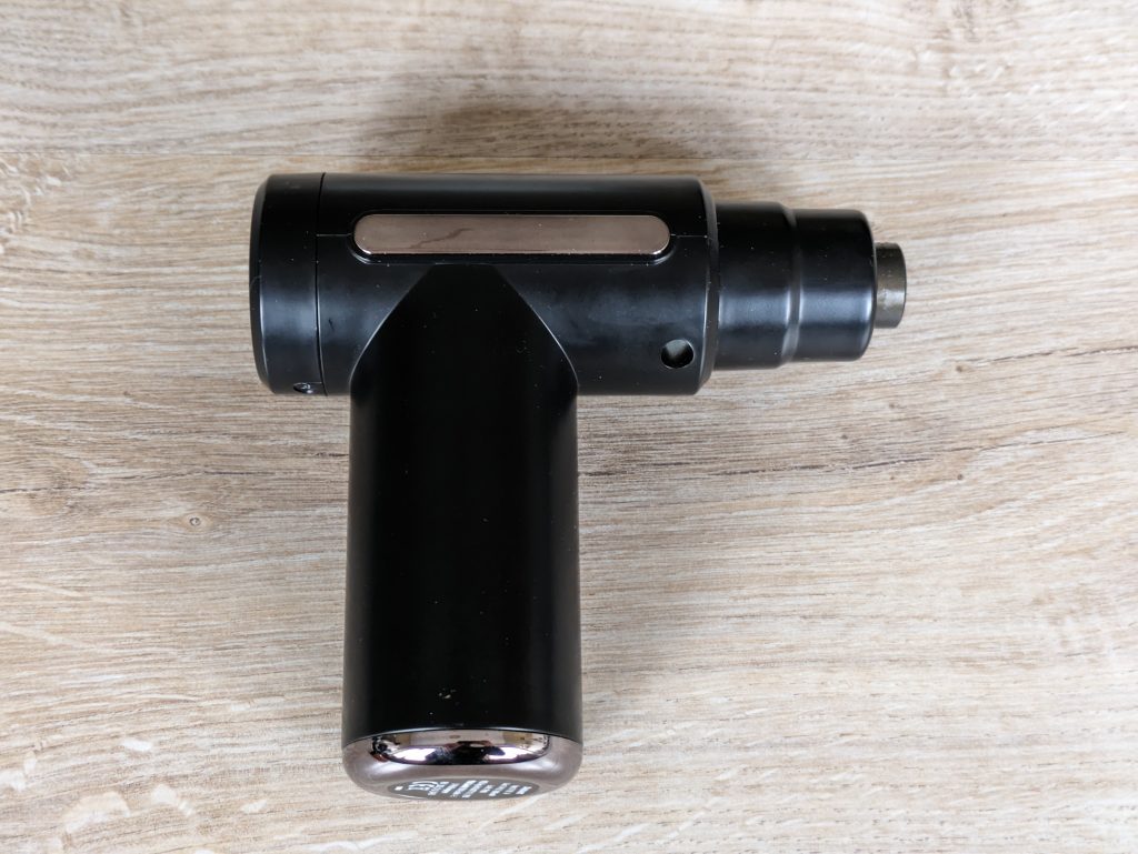 Newgen Medicals ZX-6210-675 Massagepistole von vorne, nach rechts ausgerichtet