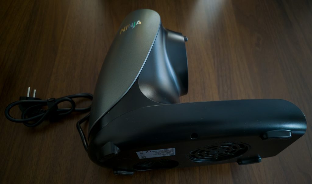 Ninja JC100EU Entsafter Standfuß von der Seite
