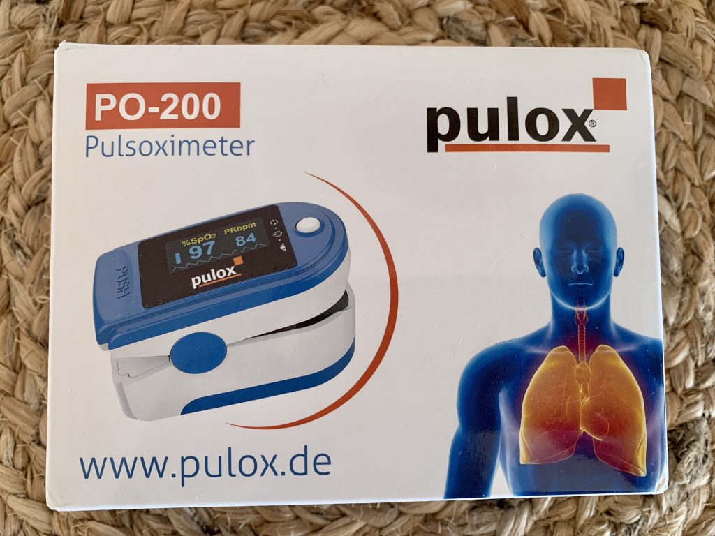 PULOX PO-200 Pulsoximeter im Karton von vorne