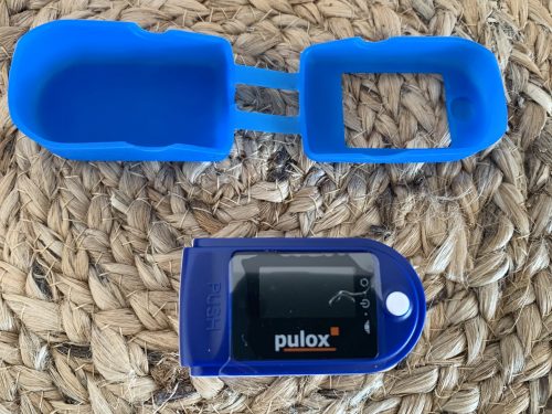 PULOX PO-200 Pulsoximeter mit abgenommener Silikonhülle