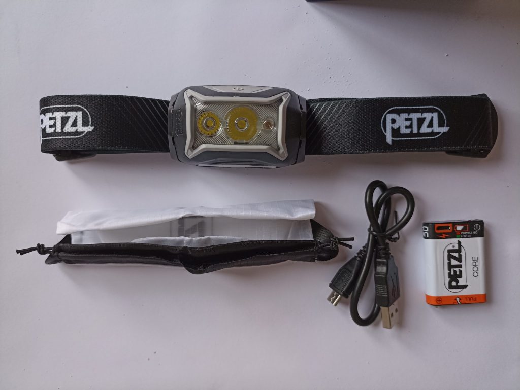 Petzl Actik Core Stirnlampe, Lieferumfang ausgepackt
