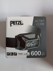 Petzl Actik Core Stirnlampe, Vorderseite der Verpackung