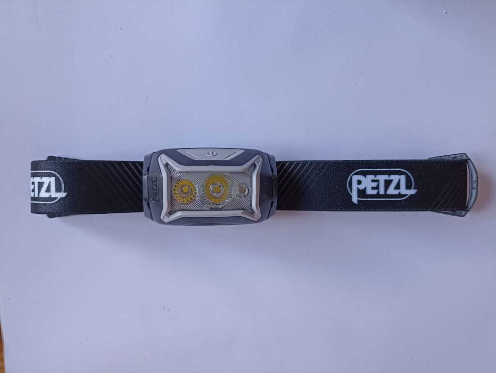 PETZL Actik Core Stirnlampe, allein