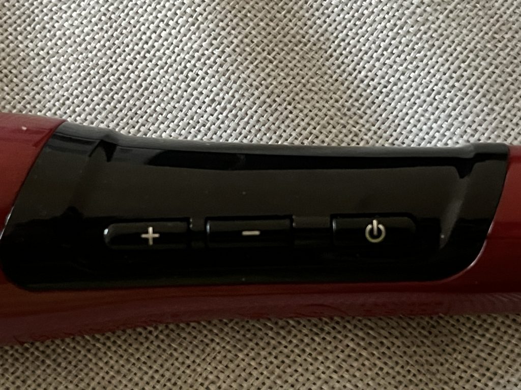 Remington Silk Curlin Wand Lockenstab Details Ein- und Ausschalter, Plus- und Minustasten für Temperatur