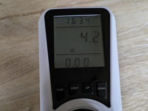 Stromverbrauch beim Laden der Aerlang EM-8 Massagepistole