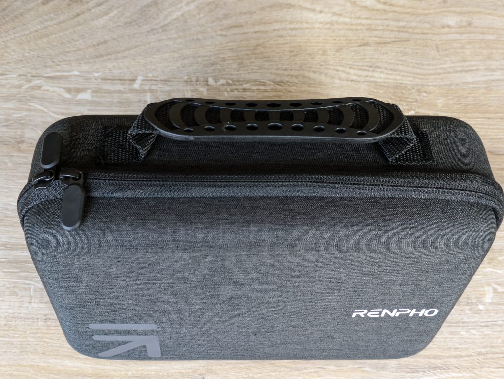 Tasche der RENPHO R3 Massagepistole von oben