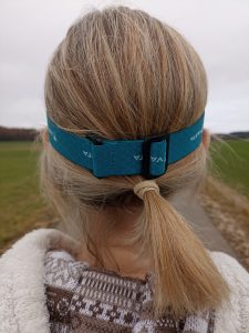 VARTA H10 Pro Stirnlampe, auf dem Kopf, von hinten