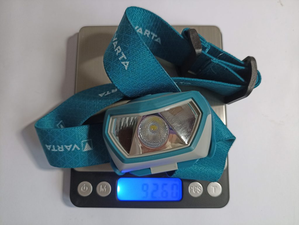 VARTA H10 Pro Stirnlampe, auf der Waage