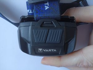VARTA H20 Stirnlampe, Ansicht von oben, Bedienknöpfe