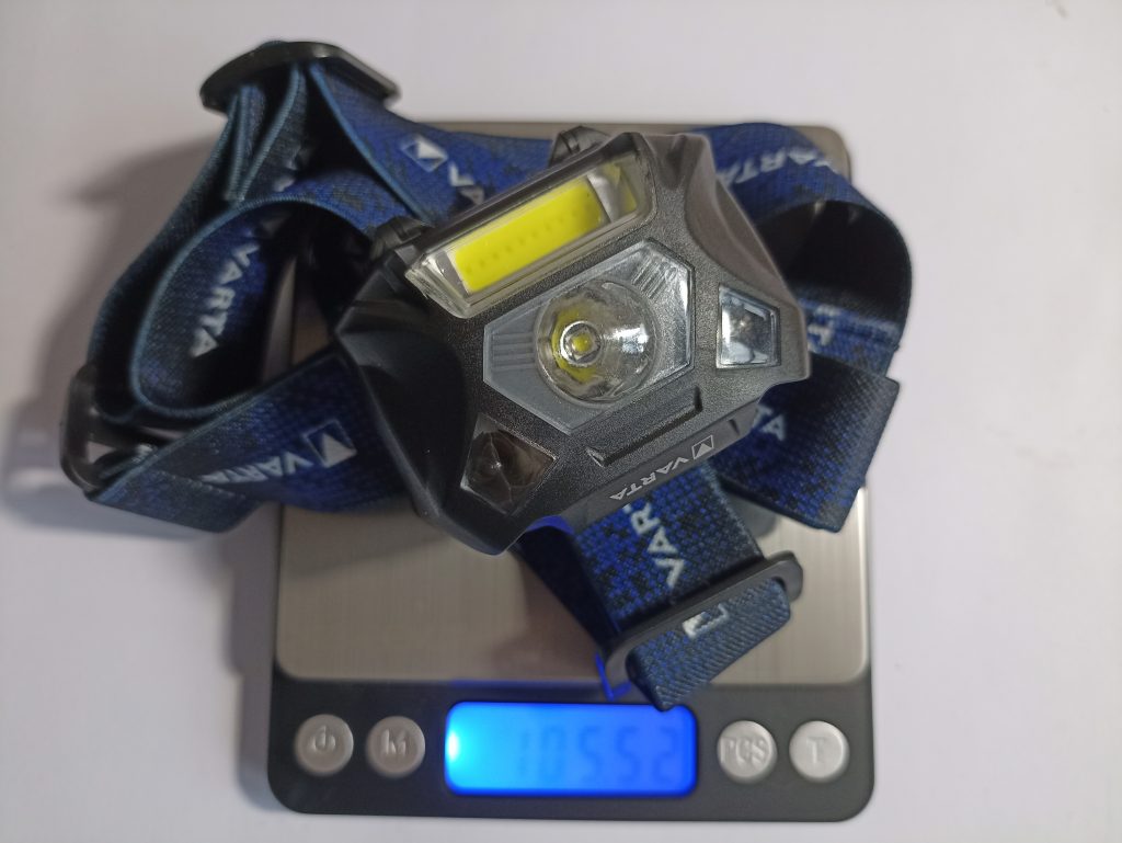 VARTA H20 Stirnlampe, auf der Waage