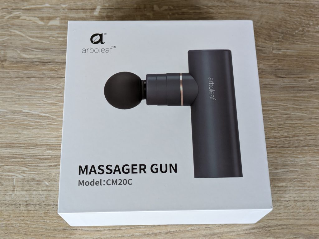 Verpackung der arboleaf CM20C Massagepistole von vorne