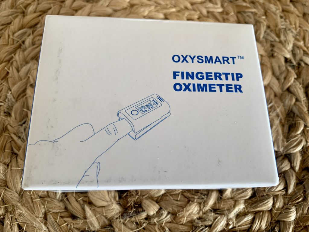 ViATOM OXYSMART Pulsoximeter im Karton von oben