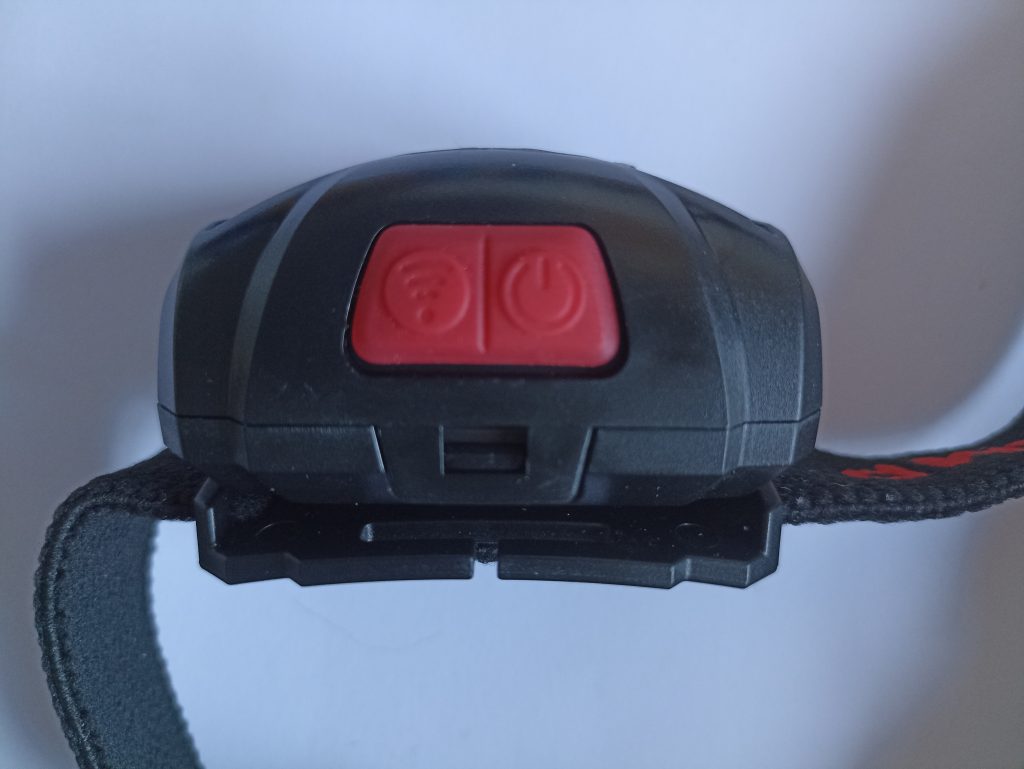 Winzwon WZ6520FR Stirnlampe, Ansicht von oben, Bedienknöpfe
