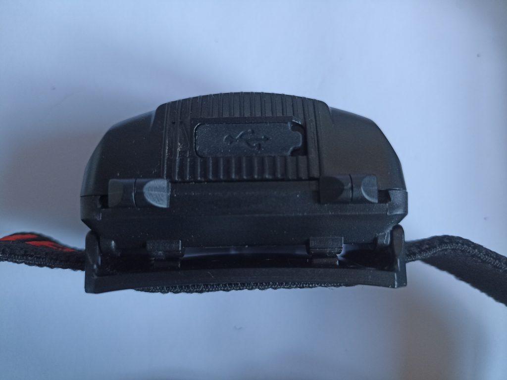 Winzwon WZ6520FR Stirnlampe, Ladebuchse mit Deckel