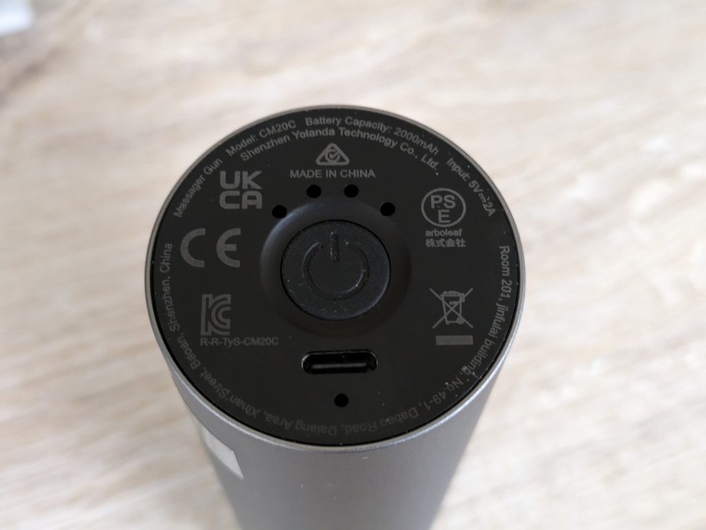 arboleaf CM20C Massagepistole von unten in der Nahansicht