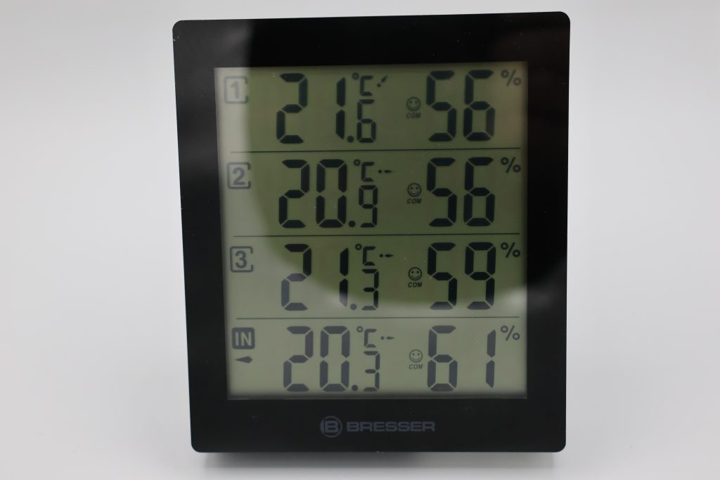 Bresser Clima Trend Hygro Quadro Wetterstation Basis eingeschaltet