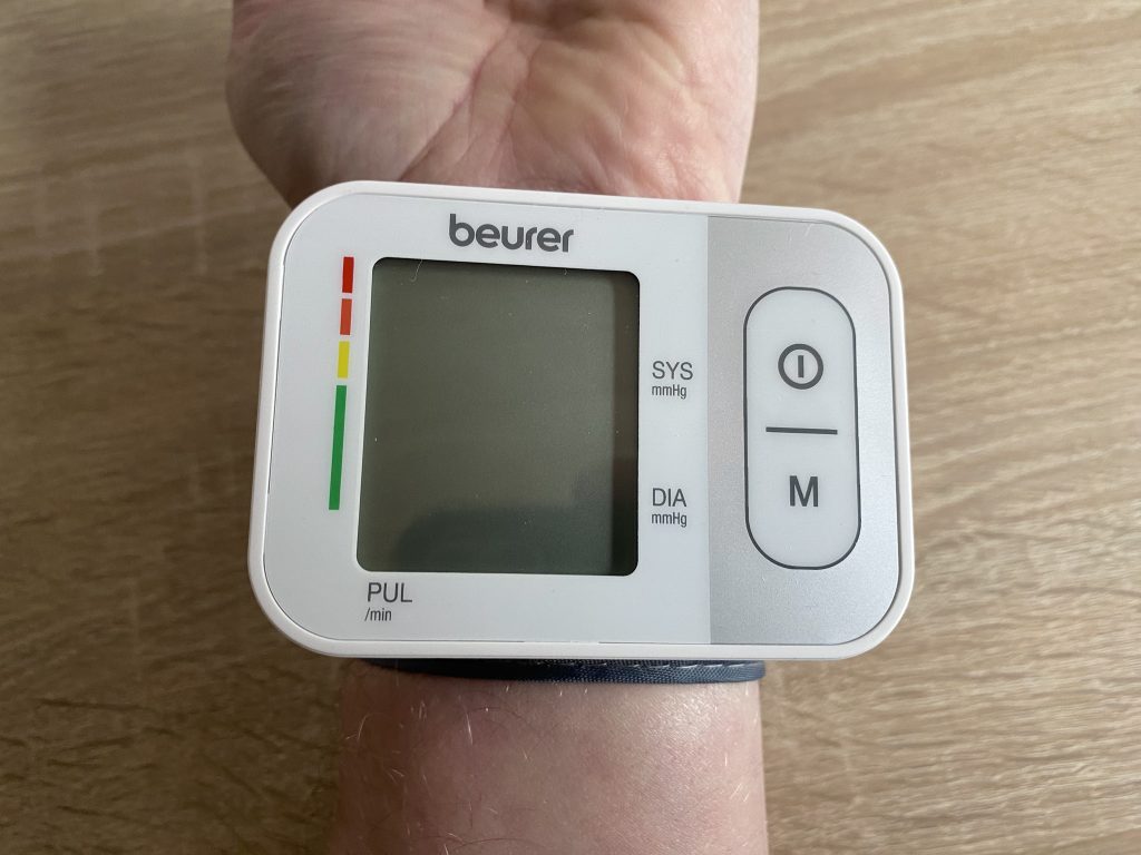 Beurer BC 28 Handgelenk-Blutdruckmessgerät am Handgelenk