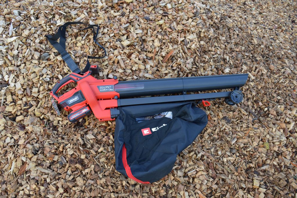 EINHELL Venturro 18-210 Laubsauger montiert rechts