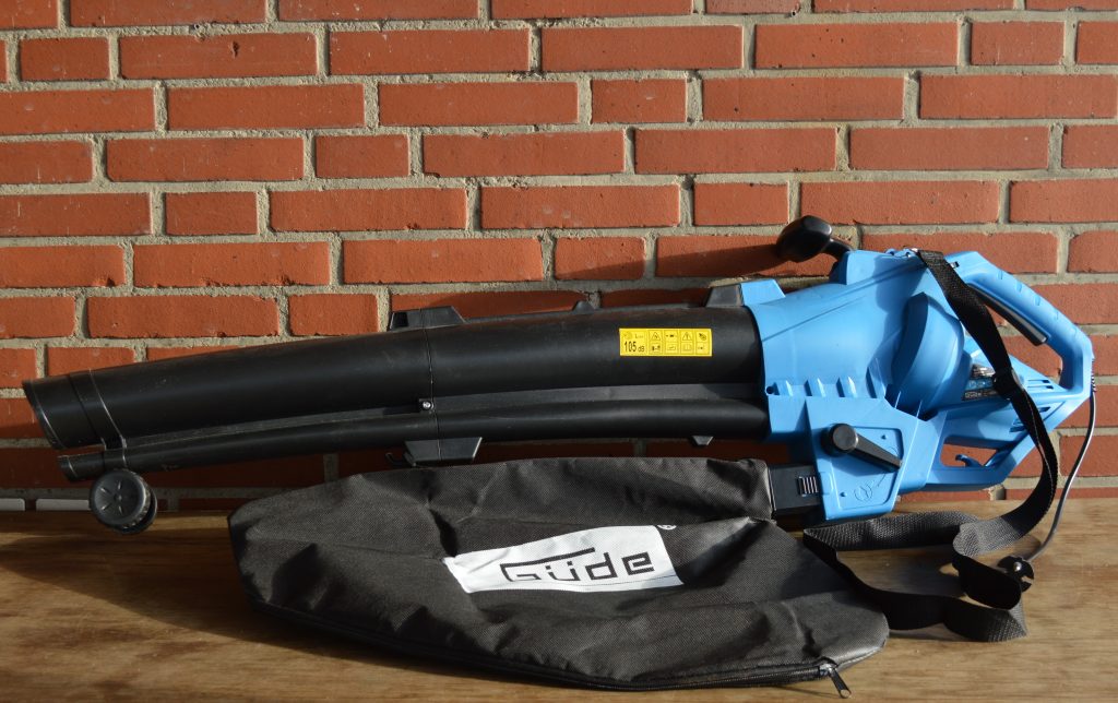 Güde GLS 3000 Vario Laubsauger montiert links