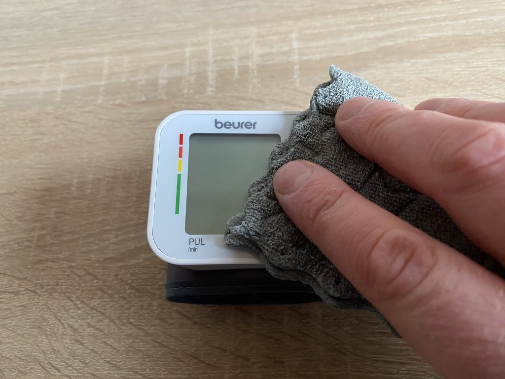 Beurer BC 28 Handgelenk-Blutdruckmessgerät Reinigung