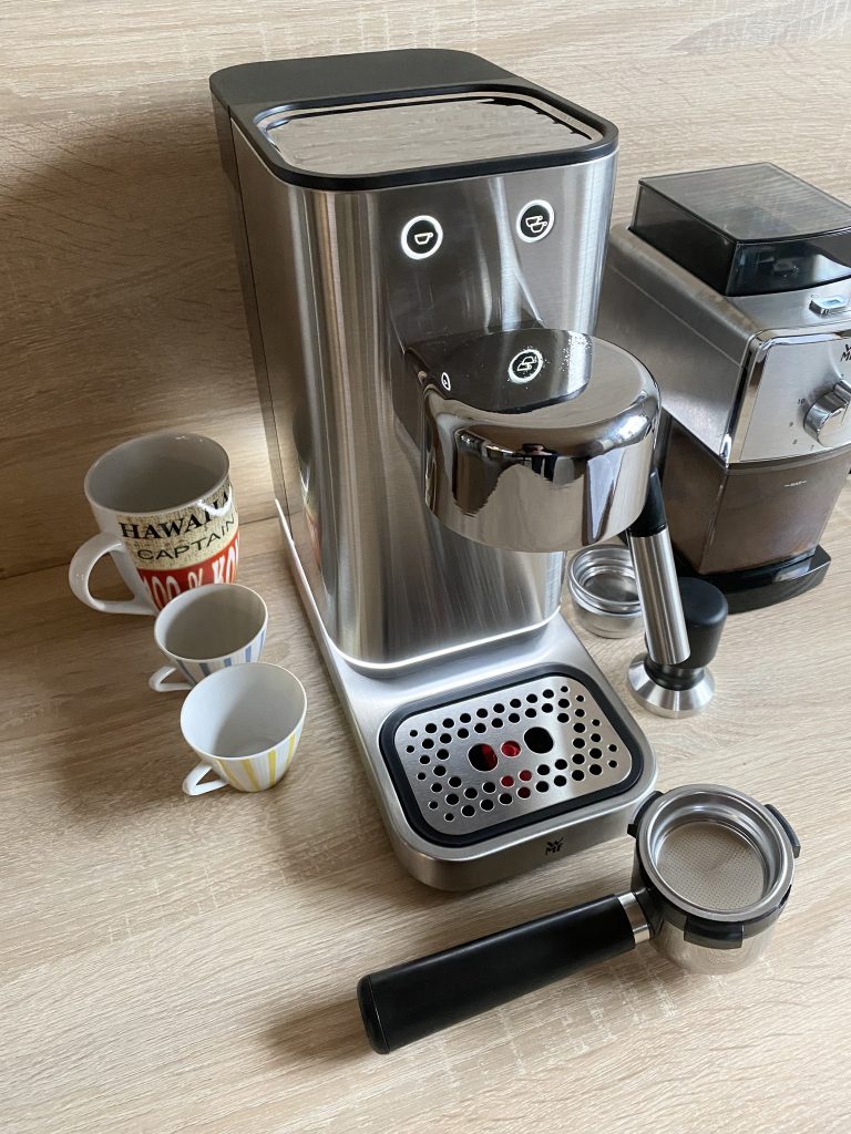 WMF Lumero Espresso Siebträgermaschine eingeschaltet