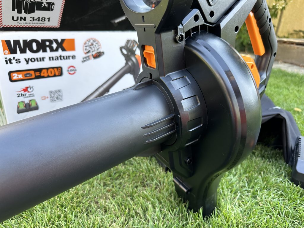 WORX WG583E Laubsauger Saugrohr montiert Detailansicht
