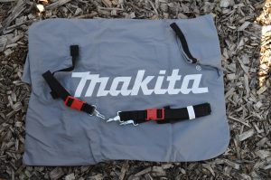 Makita DUB363PT2V Akku Laubsauger Laubfangsack und Schultergurt Verpackungsinhalt unmontiert