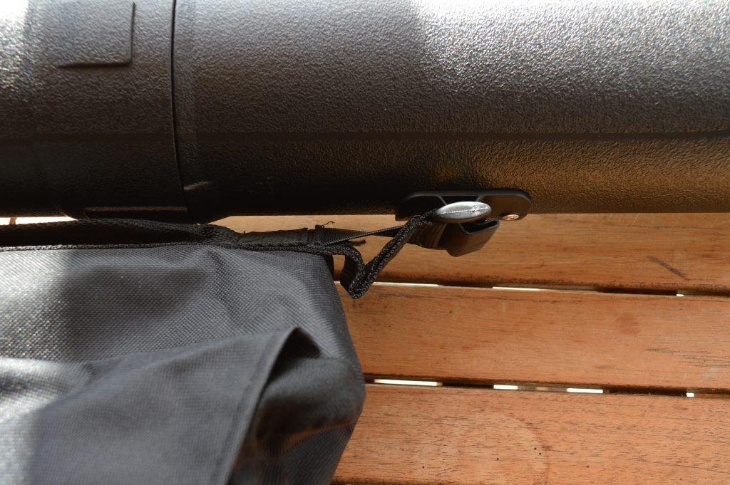 Bosch UniversalGardenTidy Laubsauger Laubfangsackbefestigung Gummizug Detailansicht