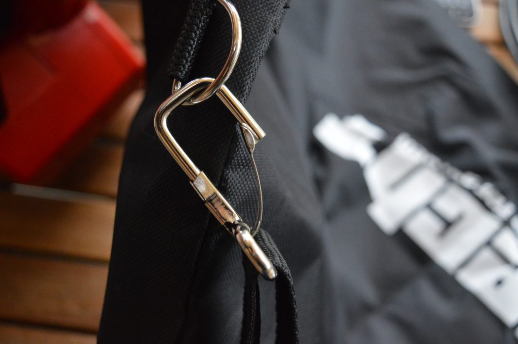 HECHT 9280 Laubsauger Karabiner Schultergurt Detailansicht