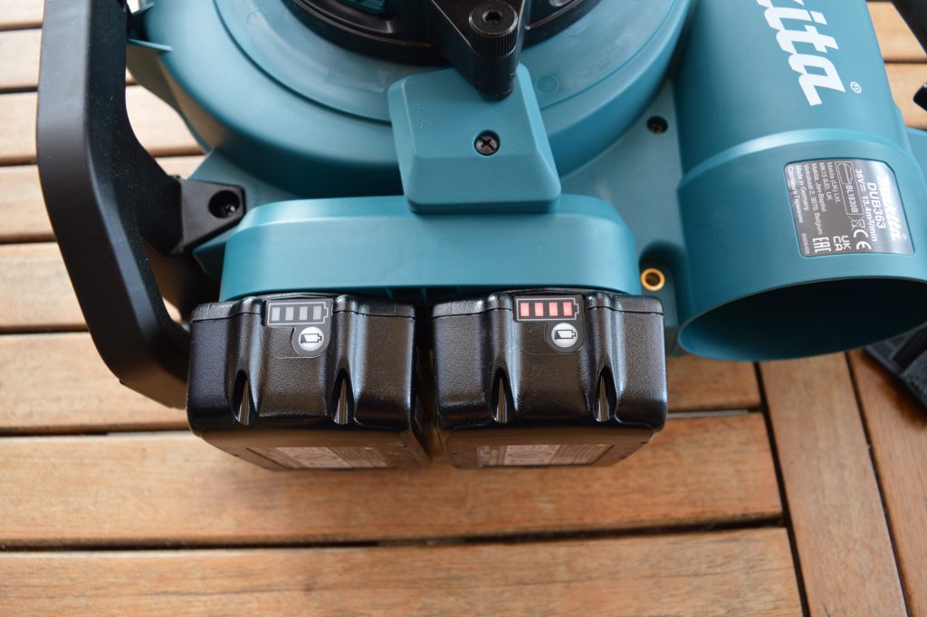 Makita DUB363PT2V Akku Laubsauger eingesetzte Akkus