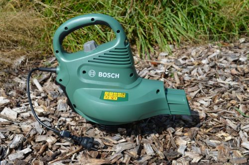 Bosch UniversalGardenTidy Laubsauger Laubbläser ohne Blasrohr
