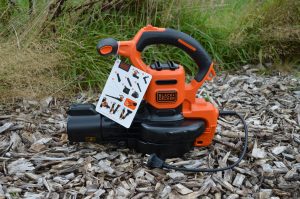 BLACK+DECKER BEBLV300 Laubsauger Laubbläser mit Schnellmontageanleitung