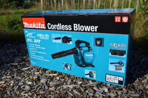 Makita DUB363PT2V Akku Laubsauger Verpackung
