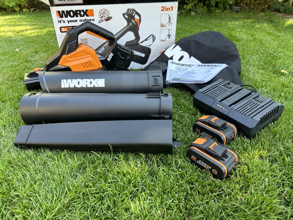 WORX WG583E Laubsauger Verpackungsinhalt mit Akkus und Ladegerät unmontiert-2