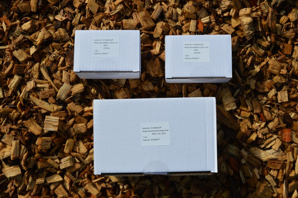 IKRA ICBV 2-20 Laubsauger Umverpackung Akkuladegerät und Akkus