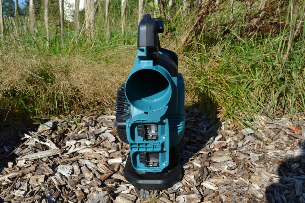Makita DUB363PT2V Akku Laubsauger Vorne unmontiert