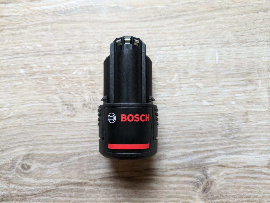 Akku des Bosch Professional GSR 12V-15 Akkuschraubers von vorne