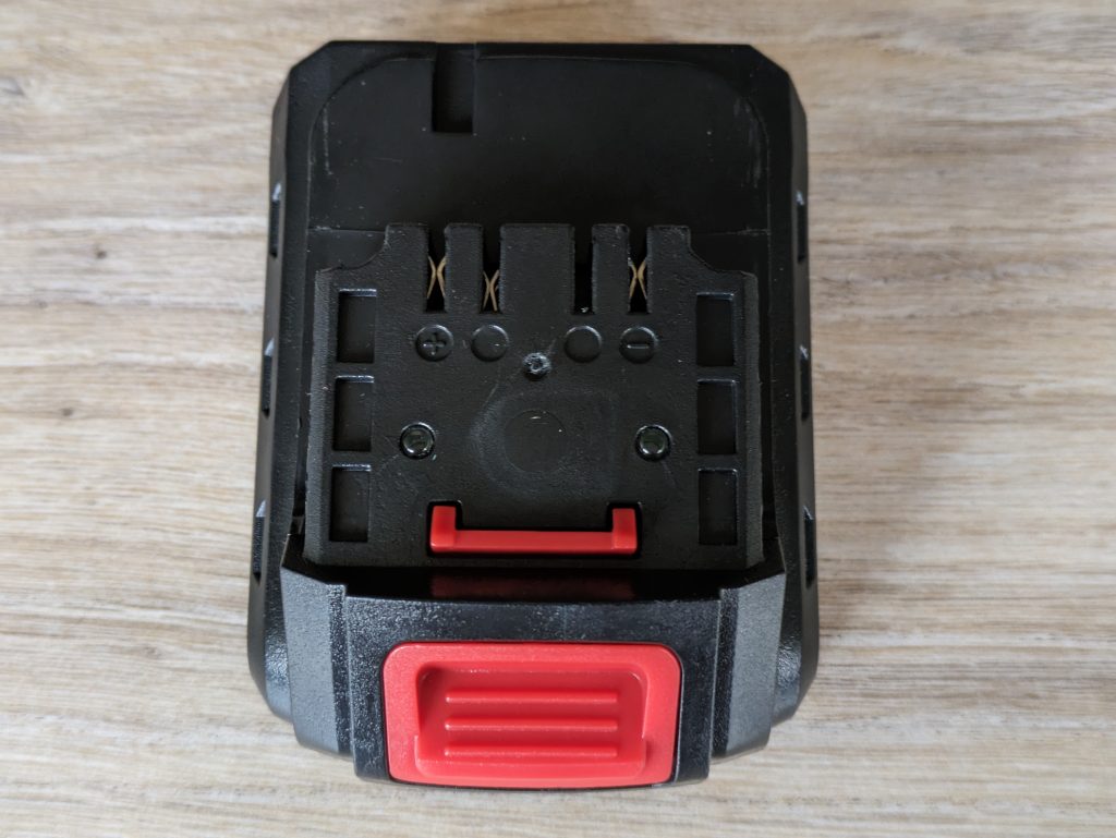 Akku des HYCHIKA 12V Akkuschraubers von oben