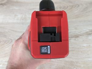 Akkuanschluss des Einhell BRILLIANTO Fensterreinigers
