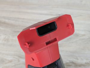 Anschluss der Saugdüse des Einhell BRILLIANTO Fensterreinigers