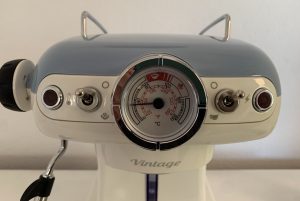 Ariete Vintage Siebträgermaschine Nahaufnahme Bedienelemente