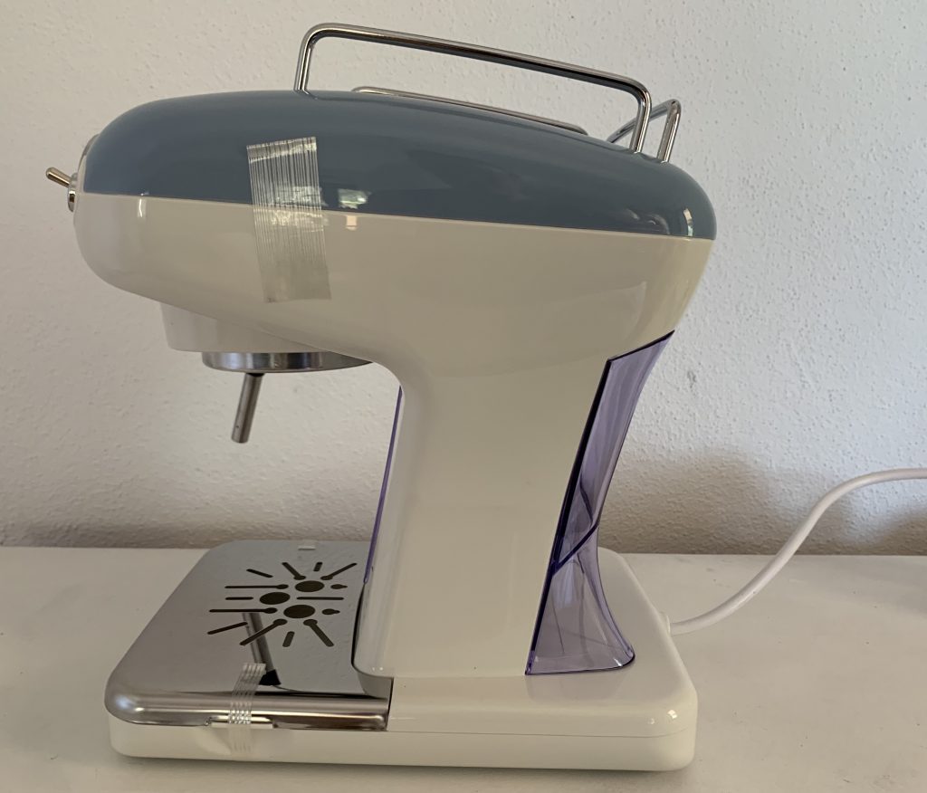 Ariete Vintage Siebträgermaschine von der rechten Seite