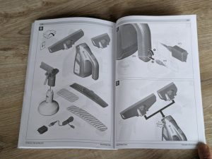 Bebilderter Teil der Anleitung des Bosch Home and Garden GlassVAC Fenstersaugers