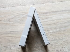Bit-Box des Bosch Professional GSR 12V-15 Akkuschraubers von der Seite