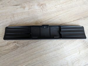 Blende für den Aufsatz der Sprühflasche des Bosch Home and Garden GlassVAC Fenstersaugers von hinten